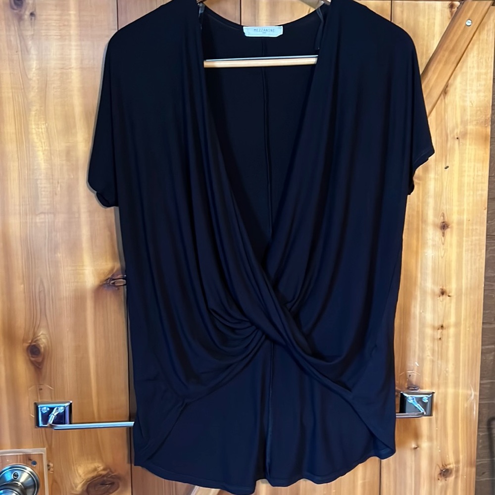 Mezzanine black top